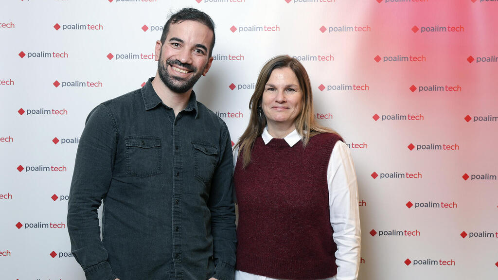 מימין: ורד רביב שוורץ, נשיאה ו־COO ב־Guesty; וספיר טובול, מייסד־שותף ו־CTO ב־LeanCon (צילום: אוראל כהן) פועלים טק פרויקט GROWTH - מימין ורד רביב שוורץ נשיאה ו COO ב Guest ו ספיר טובול מייסד־שותף ו CTO ב Lincoln