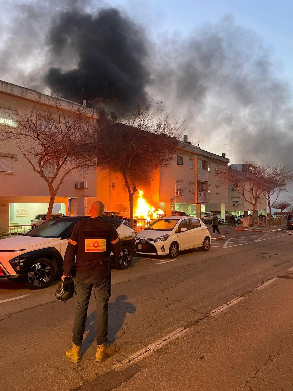 צילום: דוברות מד"א זירת נפילה ב חיפה טיל איראני איראן שאגת הארי 6.4.26
