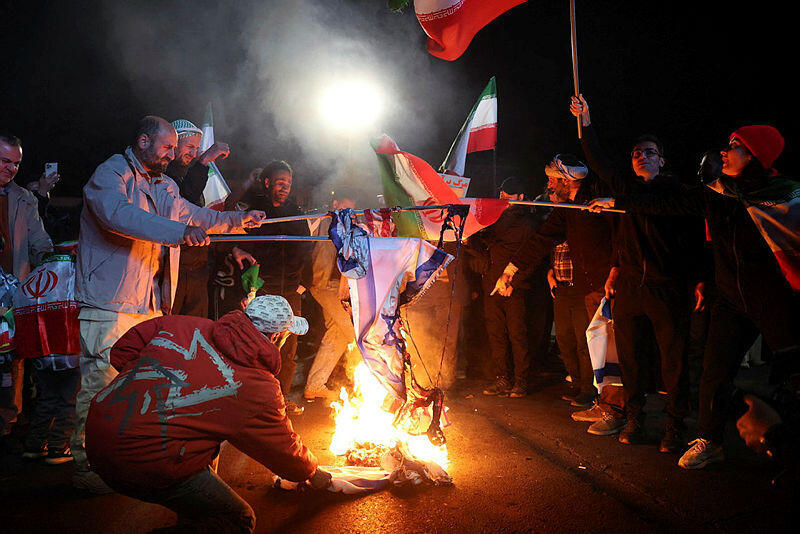 תומכי משטר ב טהרן איראן לאחר הפסקת האש 8.4.26