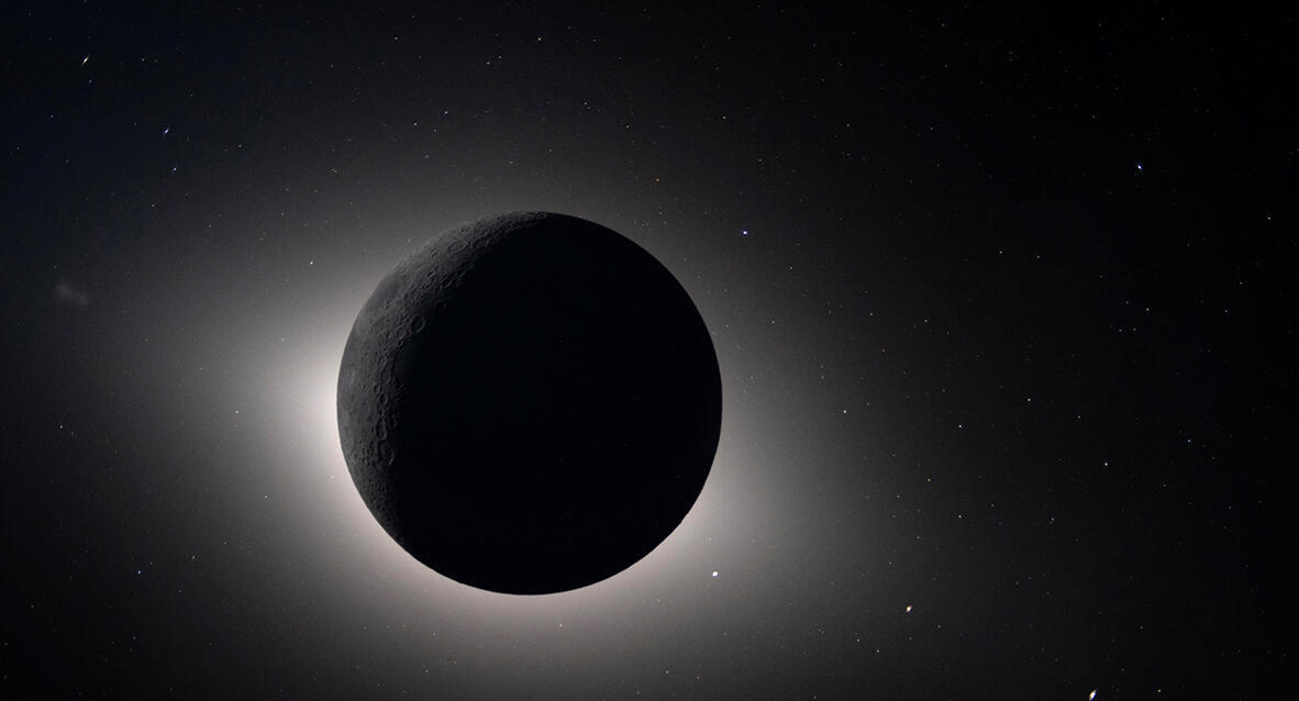 פוטו ירח ארטמיס ליקוי ירח