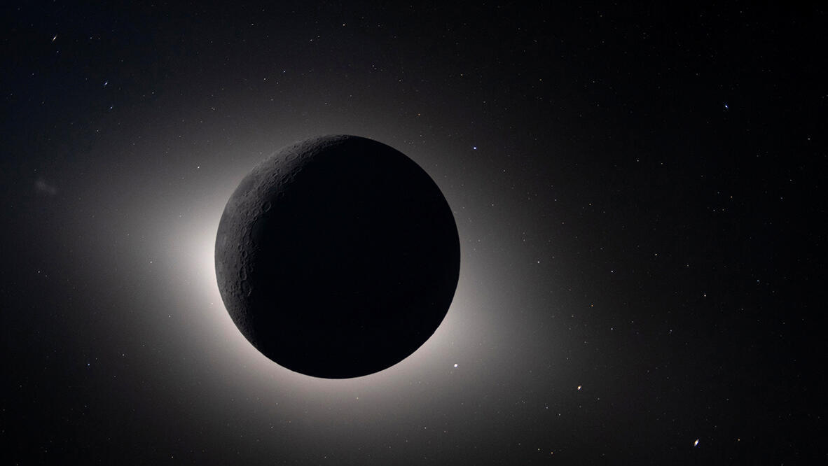 פוטו ירח ארטמיס ליקוי ירח