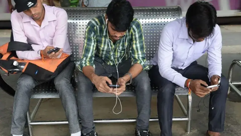 הודים גולשים ב נייד