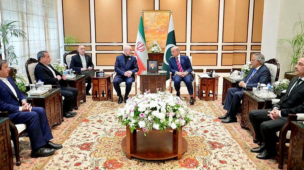 מפגש בין המשלחת של איראן ובכירים ב פקיסטן במסגרת המו"מ העקיף עם ארה"ב 11.4.26