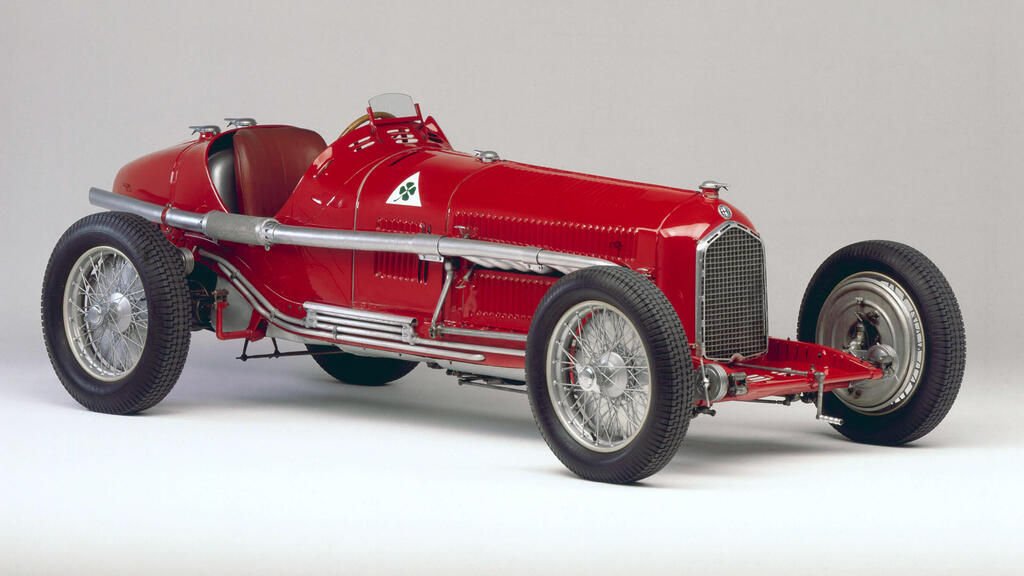 רכב מירוצים אלפא רומיאו טיפו B