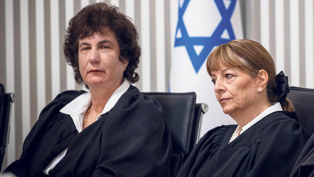 השופטות יעל וילנר ודפנה ברק־ארז בדיון היום (צילום: אורן בן חקון) שופטות בית המשפט העליון יעל וילנר ו דפנה ברק ארז