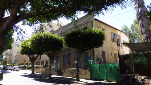 כולל תוספת שטחים לממ"דים: 194 מבנים בתוכנית השימור של פתח תקווה