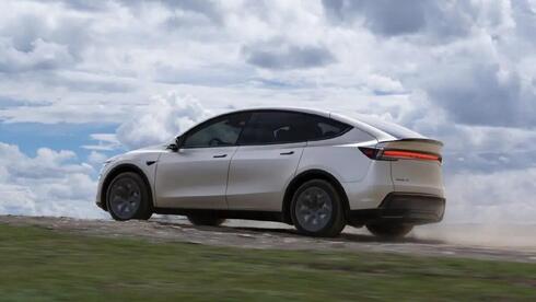צילום: Tesla China via Weibo תחקיר: טסלה זייפה נתוני בטיחות כדי לקבל אישור לשימוש במערכות סמי אוטונומיות