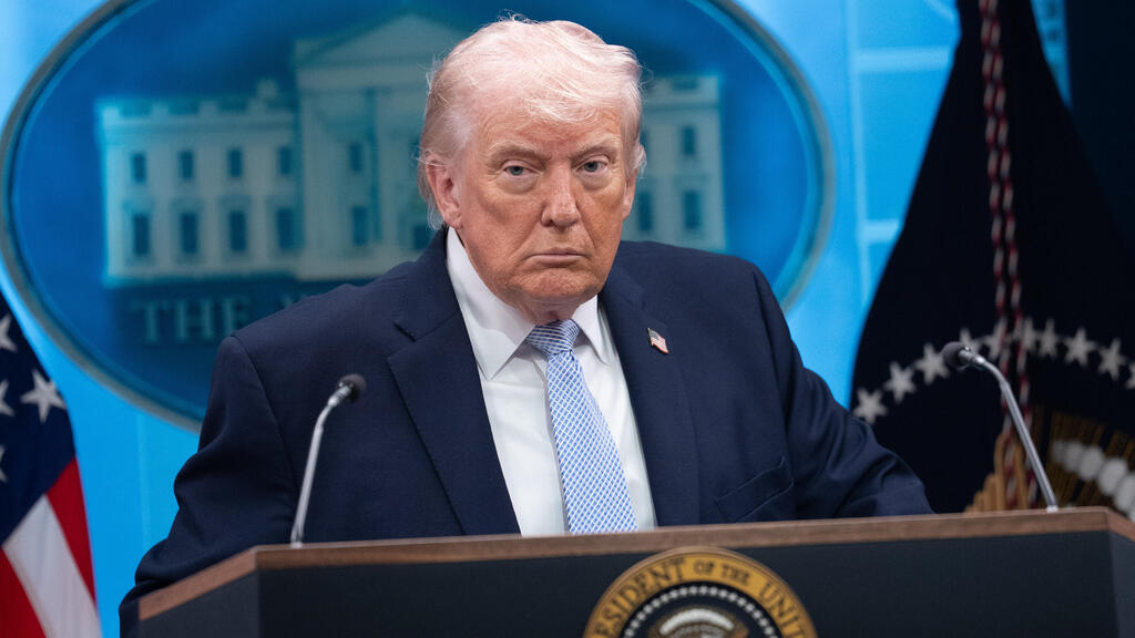 נשיא ארה"ב דונלד טראמפ מסע"ת בבית הלבן אפריל 2026