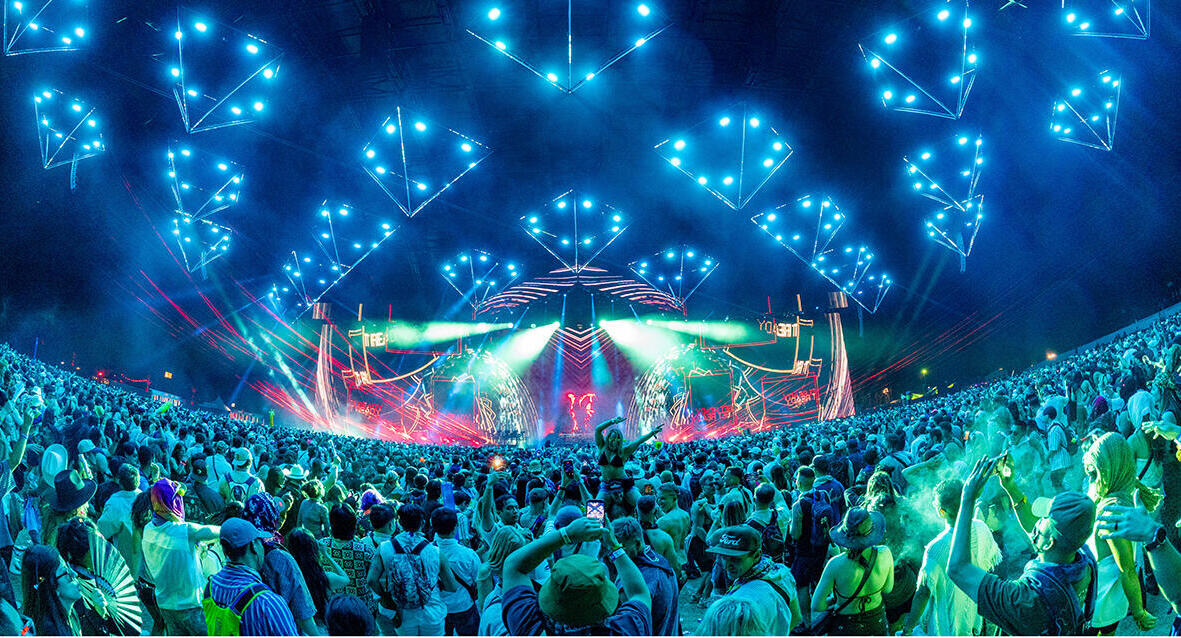 פוטו פסטיבל Coachella הופעה Levity