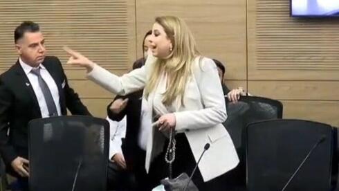 סערה בוועדת חוק השידורים: גלית דיסטל תקפה - צוות הייעוץ המשפטי נטש את הדיון