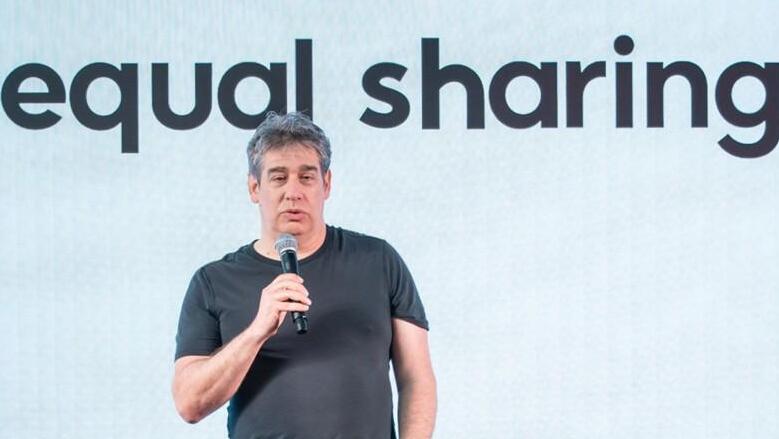 מייסד בנק esh ניר צוק, בעת ההכרזה על הקמת הבנק