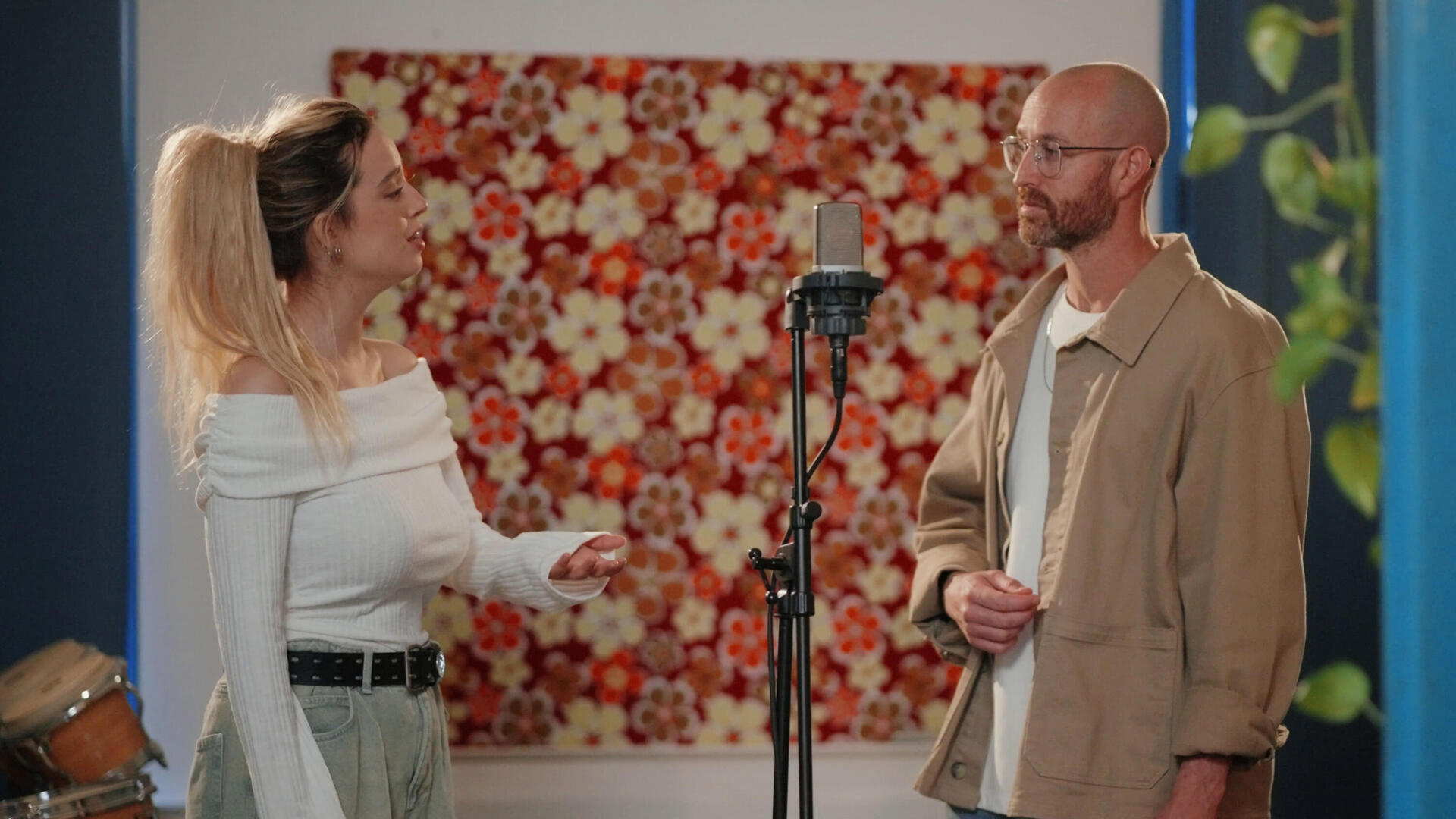 ג'ימבו ג'יי ונונו. הקולות הבולטים של הדור הזה חוזרים אל קולו של דור אחר, טווים קור בלתי נראה של כאב