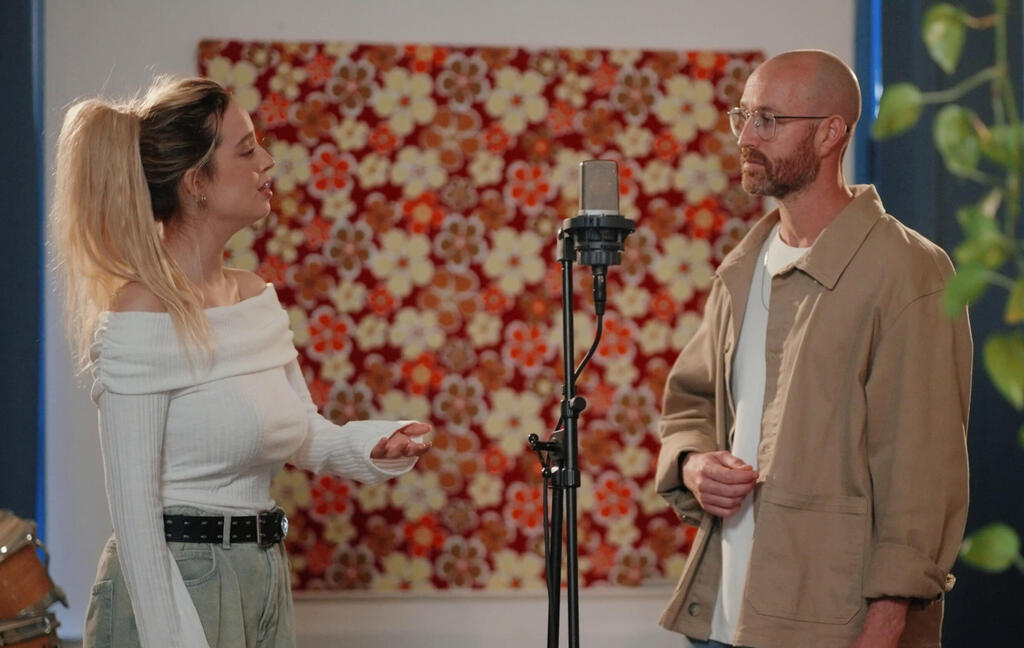 ג'ימבו ג'יי ונונו. הקולות הבולטים של הדור הזה חוזרים אל קולו של דור אחר, טווים קור בלתי נראה של כאב (צילום: גיא פירו) ג'ימבו ג'יי ונונו. הקולות הבולטים של הדור הזה חוזרים אל קולו של דור אחר, טווים קור בלתי נראה של כאב