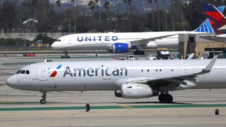 חברות תעופה יונייטד ו אמריקן איירליינס