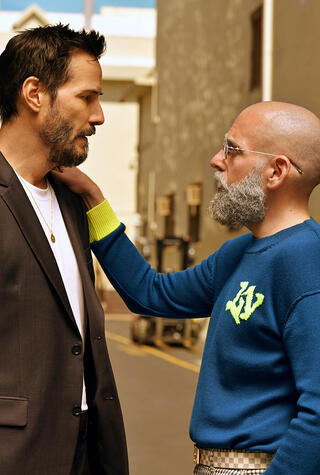 מימין ג'ונה היל גייס ו קיאנו ריבס מתוך הסרט Outcome פנאי