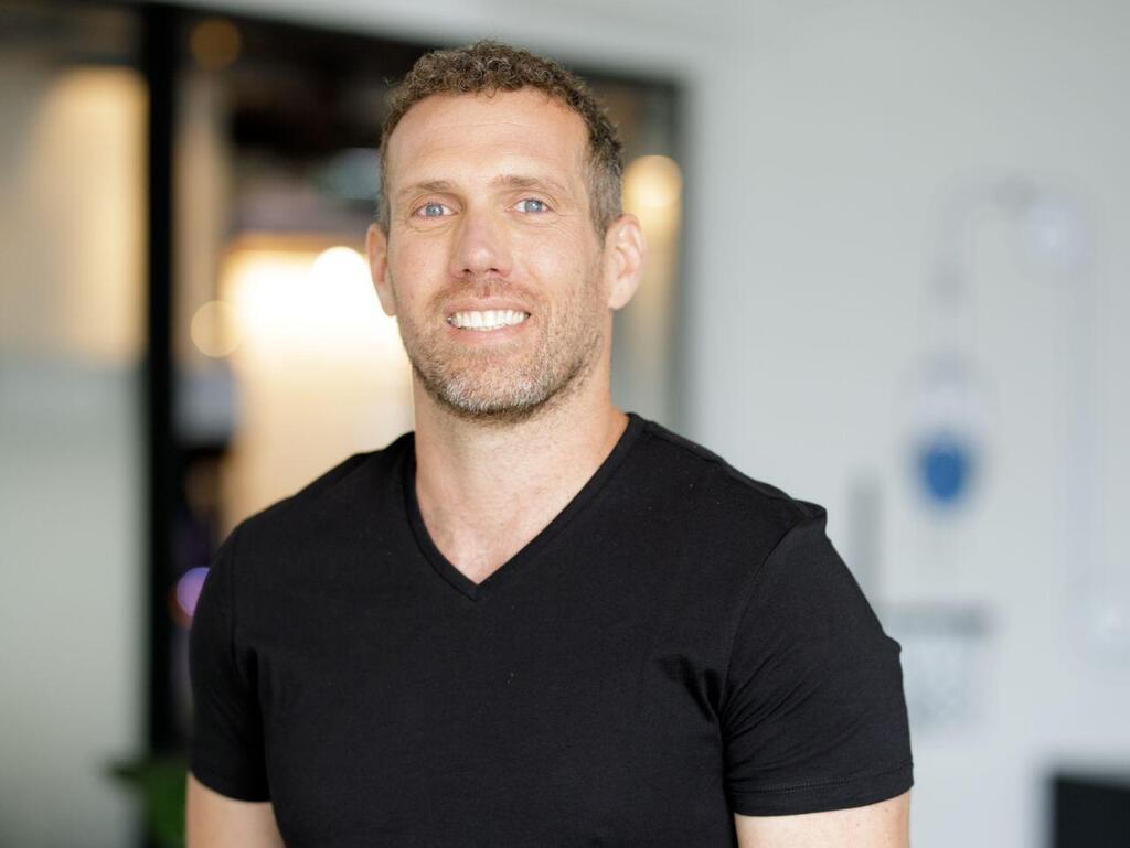 Amir Gilad. (DualBird) Amir Gilad