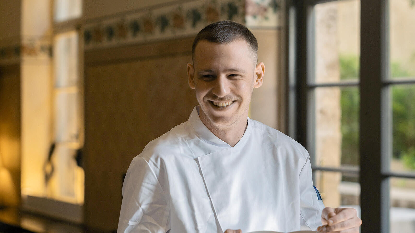 השף ירון פישניאק מסעדת ג'ורג' וג'ון פנאי