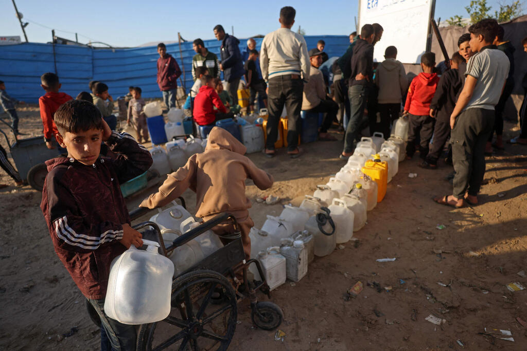 צילום: Bashar Taleb/AFP ילדים צמאים בעזה