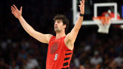 צילום: Mark J. Rebilas/REUTERS הישראלי הראשון בפלייאוף ה-NBA: אבדיה הוביל את פורטלנד לניצחון ענק
