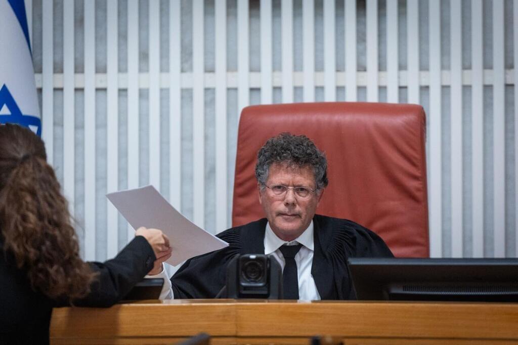 יצחק עמית נשיא בית המשפט העליון בעתירה להדחת איתמר בן גביר (צילום: יונתן זינדל/פלאש 90) יצחק עמית נשיא בית המשפט העליון בג"ץ עתירה הדחה איתמר בן גביר תפקיד שר