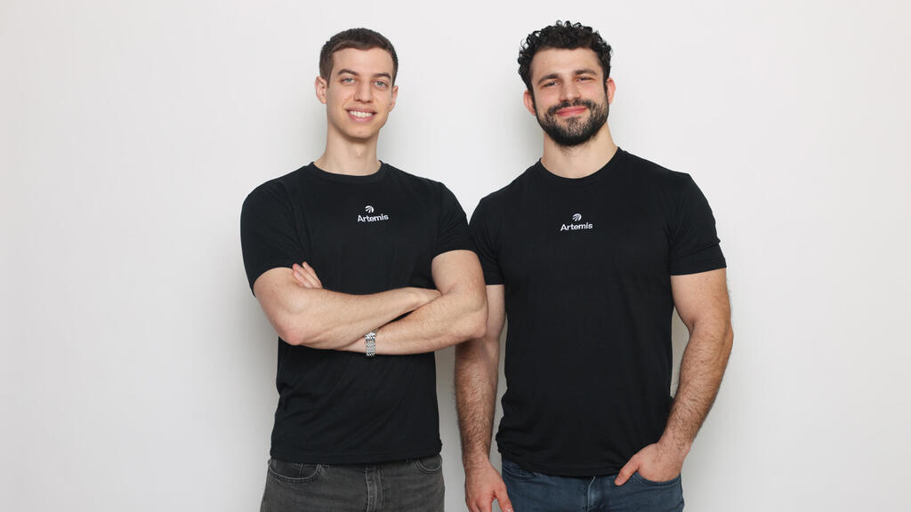 מימין דן שיבלר סמנכ"ל הטכנולוגיות של ארטמיס Artemis ו שחר הירשברג מנכ"ל החברה