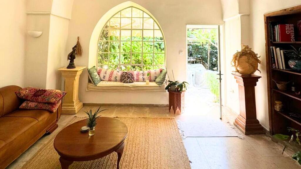 החלל הפנימי בבית של תמרה יובל ג'ונס