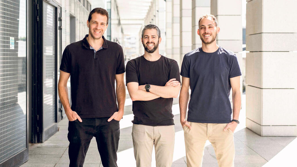 מוסף עצמאות מנהלים מייסדי Converge Bio עודד כאלב , דב גרץ ו ד"ר עידו וינר