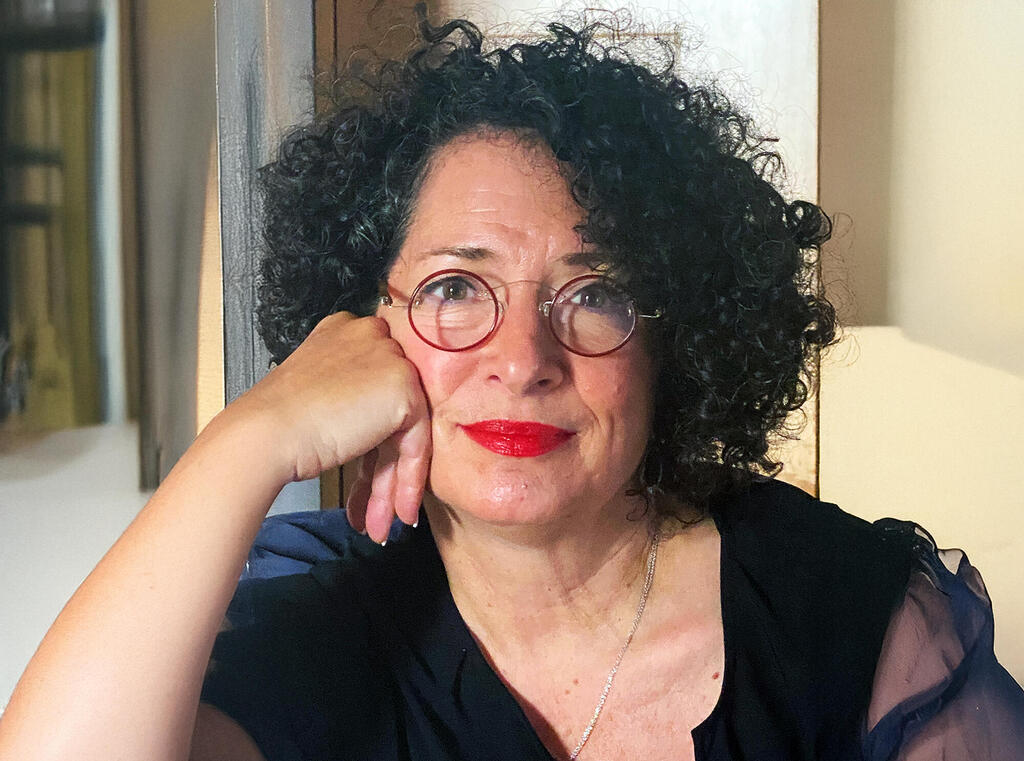האמנית אנדי ארנוביץ פנאי