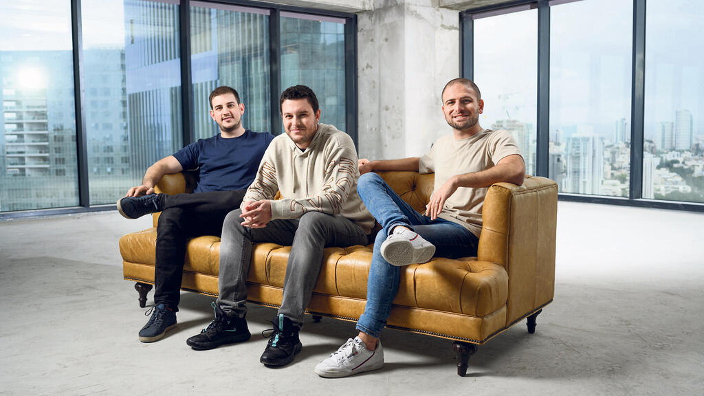 מוסף עצמאות מנהלים מייסדי Guardi עמוס פלד , מיכאל ויינשטיין ו דניאל סירוטה