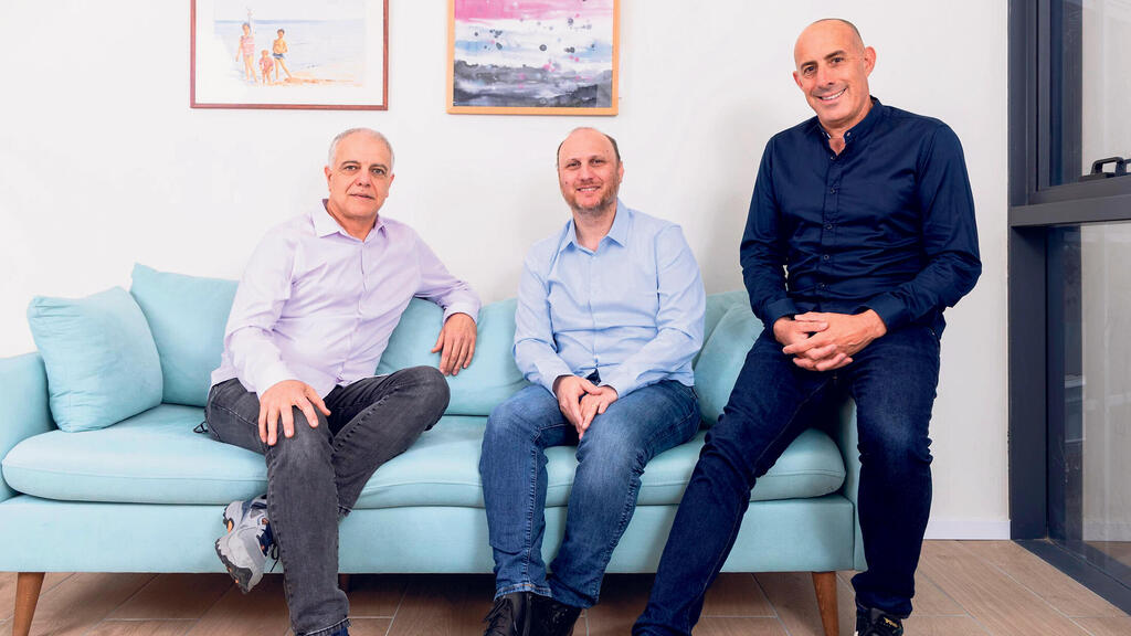 מוסף עצמאות מנהלים  מייסדי Quantum Art פרופ' רועי עוזרי , ד"ר טל דוד ו ד"ר עמית בן קיש