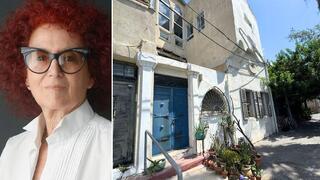 המעצבת תמרה יובל ג'ונס לצד הבית שלה ביפו