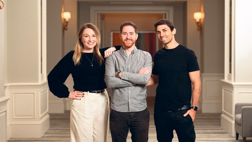 מוסף עצמאות מנהלים מייסדי Irregular מייסדי  Unframe מימין עדי עזריה , שי לוי לריסה שניידר  