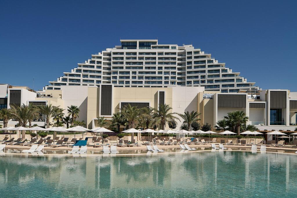 כך נראית חופשת חברה מהדור החדש בקפריסין