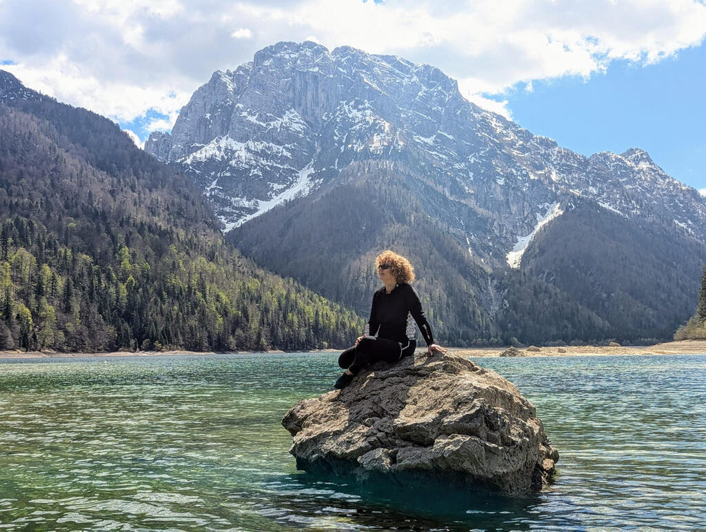 מיכל מור מלמד, בת 64 מכפר קיש, נשואה + 2, גבנית. עזבה לאוסטריה