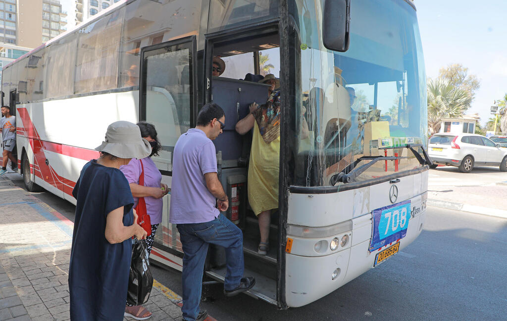 קו שבת מחולון לתל אביב של נוע תנוע. אם נצליח להבקיע בתחום הזה, אולי נוביל לשינוי חשוב יותר, של יחסי הכוחות בין השלטון המרכזי לשלטון המקומי בישראל