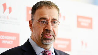 פרופ' דרון אסמוגלו כלכלן MIT