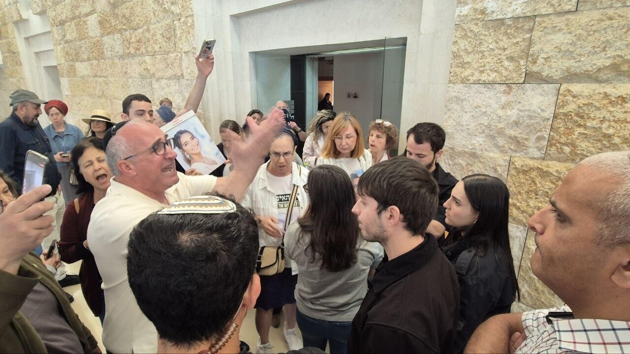 עימותים עימות משפחות שכולות דיון בג"ץ עתירה הקמת ועדת חקירה ממלכתית 23.4