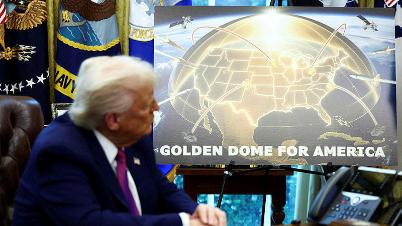 דונלד טראמפ מציג את התוכנית ל מערכת יירוט כיפת זהב