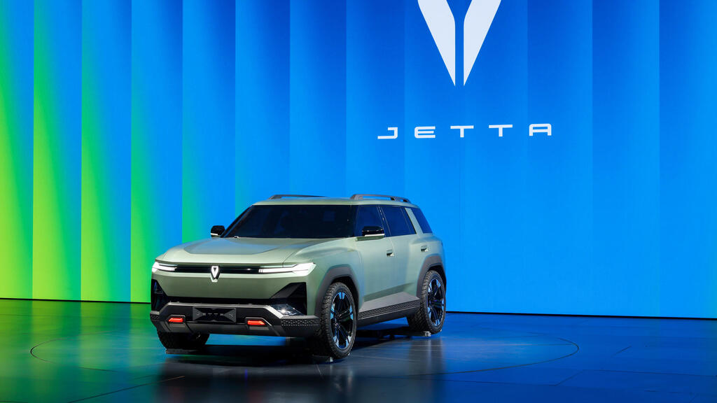 מכונית JETTA X ב תערוכת הרכב בשנגחאי סין שנגחאי