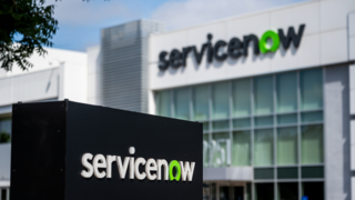 ג'ון אייסין סגן נשיא בכיר ServiceNow לצד מטה החברה ב קליפורניה
