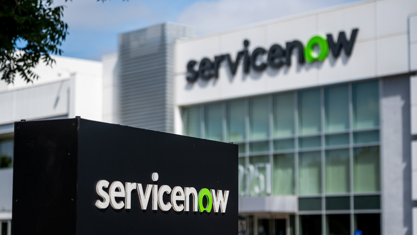 ג'ון אייסין סגן נשיא בכיר ServiceNow לצד מטה החברה ב קליפורניה