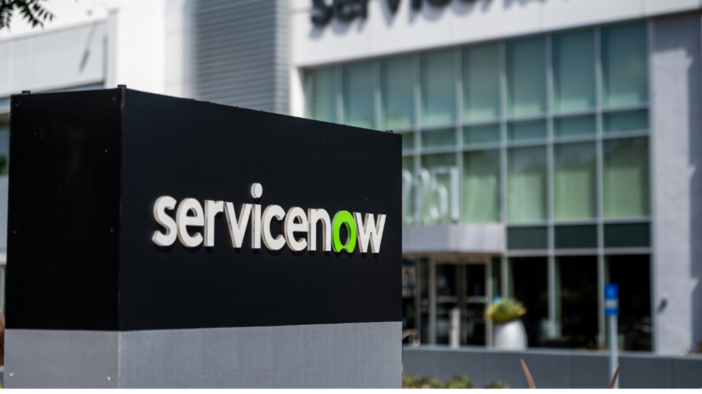 ג'ון אייסין סגן נשיא בכיר ServiceNow לצד מטה החברה ב קליפורניה