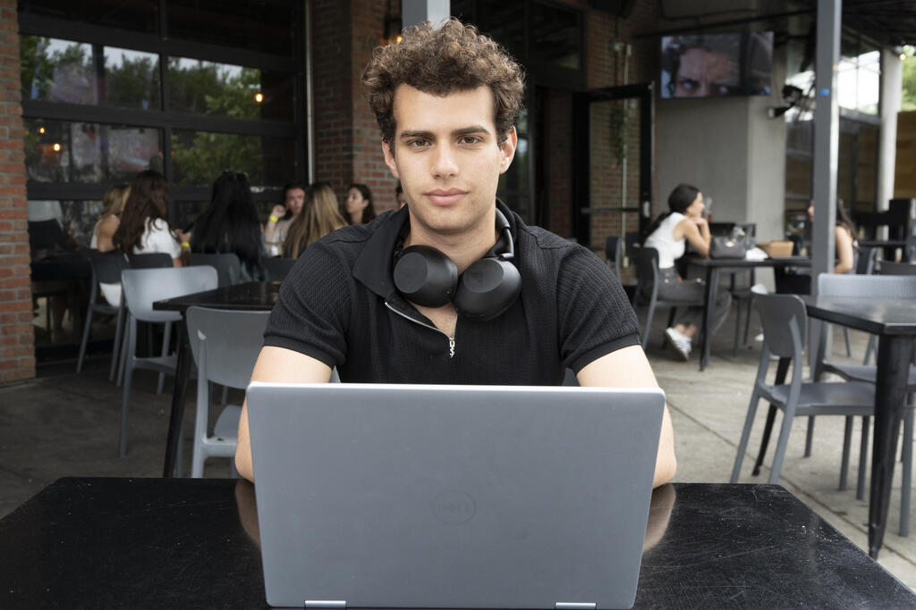 אלדר. "אני מנצח ב־55% מההימורים. בשביל זה אני לומד על כל דבר שאני עושה עליו הימור גדול"