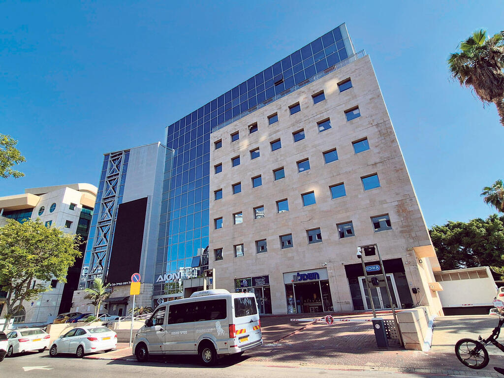 בניין בבעלות משפחת רייכמן ב רמת החייל