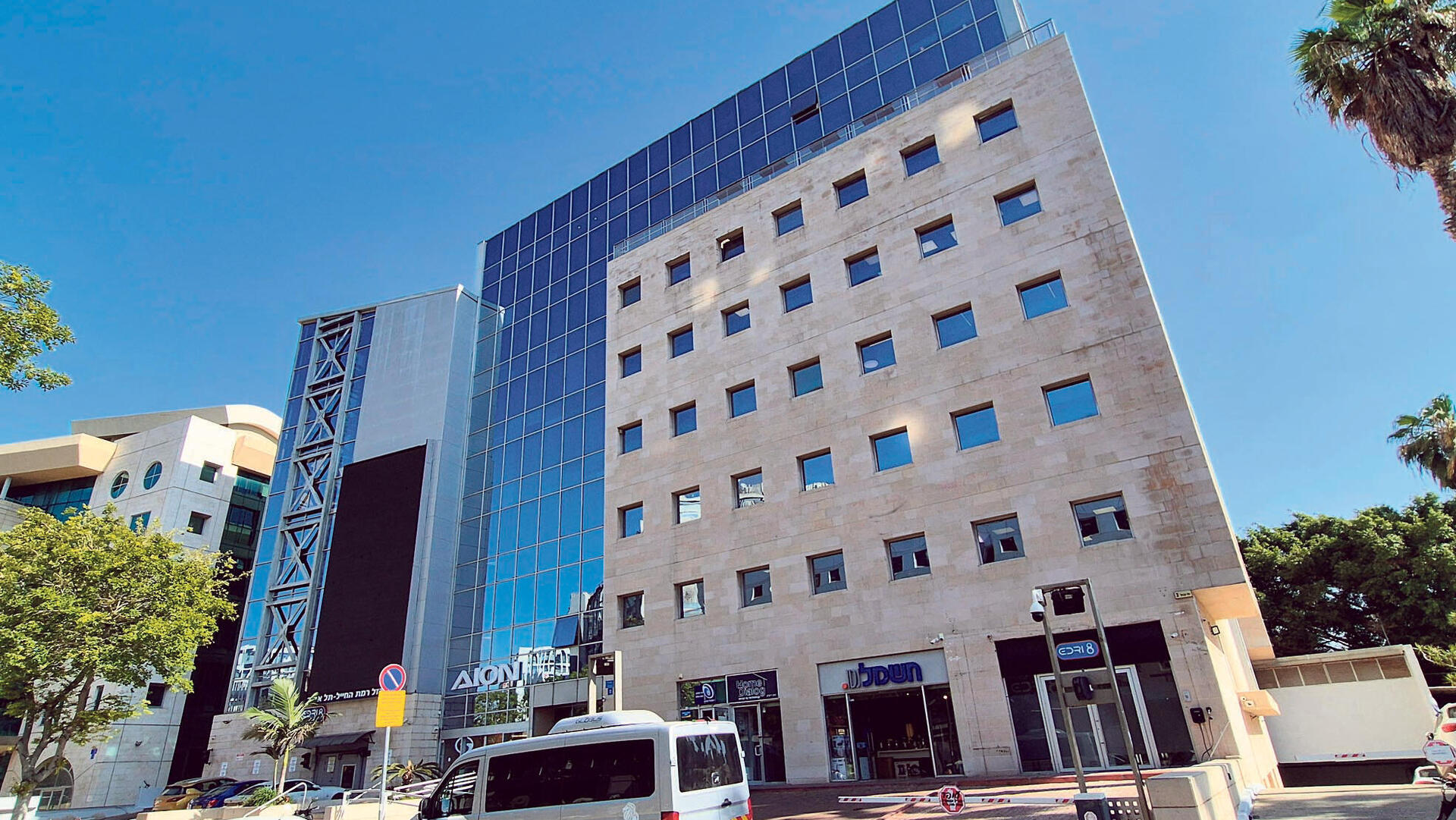 בניין בבעלות משפחת רייכמן ב רמת החייל