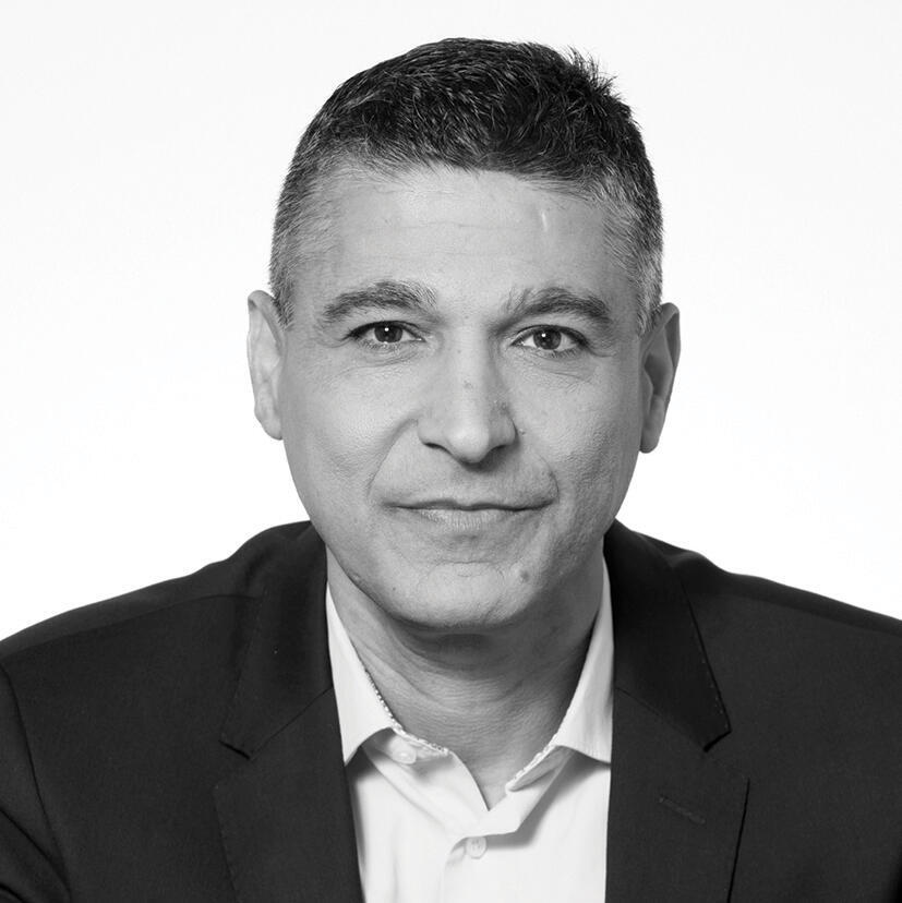 משה לארי, מנכ"ל, הפך את מזרחי טפחות ל"מותג על" – Superbrands