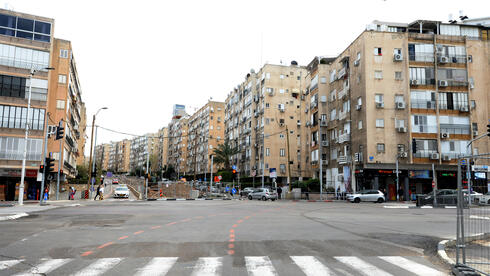 בכמה נמכרה דירת 4 חדרים ברחוב אלי כהן בבת ים?