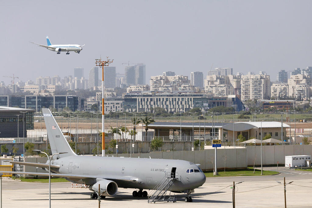 מטוס תדלוק אמריקאי חונה בנתב"ג (צילום: Kobi Wolf/AP) מטוסי צבא ארה"ב KC-46 מטוס תדלוק אווירי של חברת בואינג חונים בנתב"ג