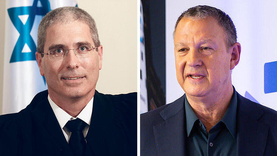 מימין אראל מרגלית מייסד ויו"ר JVP והשופט חגי ברנר