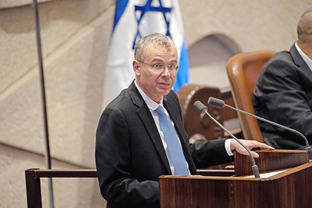 שר המשפטים יריב לוין. הופרכה הטענה המיתממת שאין לו רוב בוועדה (צילום: אלכס קולומויסקי) שר המשפטים יריב לוין